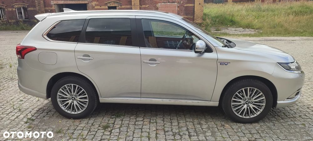 Mitsubishi Outlander Instyle + - 4