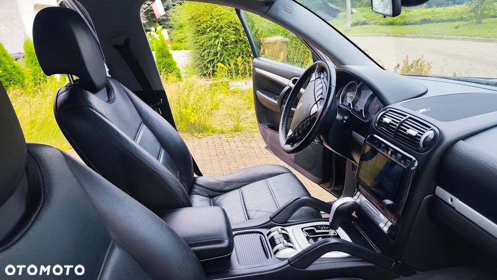 Porsche Cayenne - 36