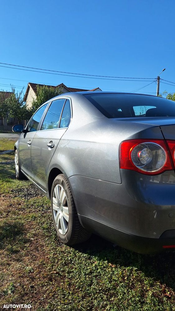 Volkswagen Jetta 1.6 TDI DPF Trendline - 5