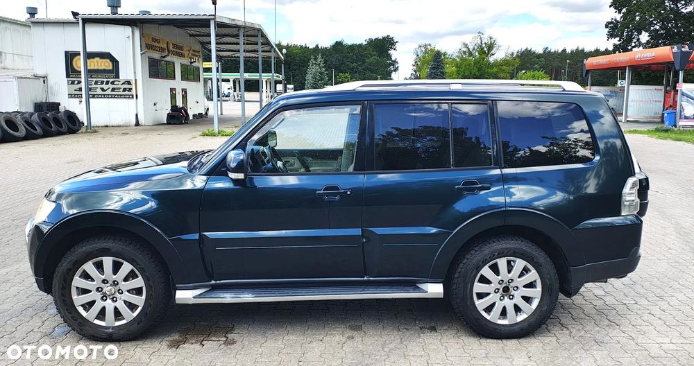 Mitsubishi Pajero - 12