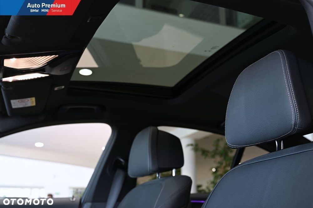 BMW Seria 5 540i xDrive mHEV - 12