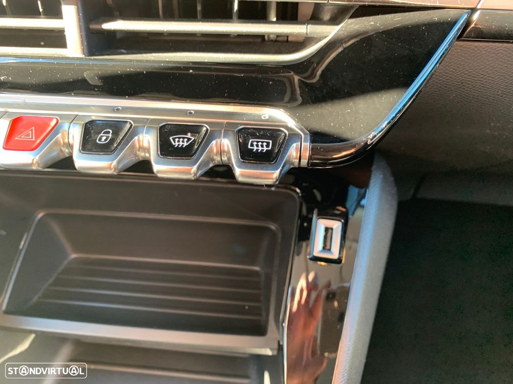 Peugeot 2008 1.2 PureTech Allure - 34