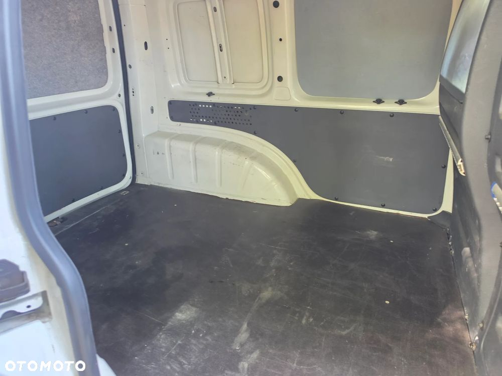 Volkswagen Caddy - 13