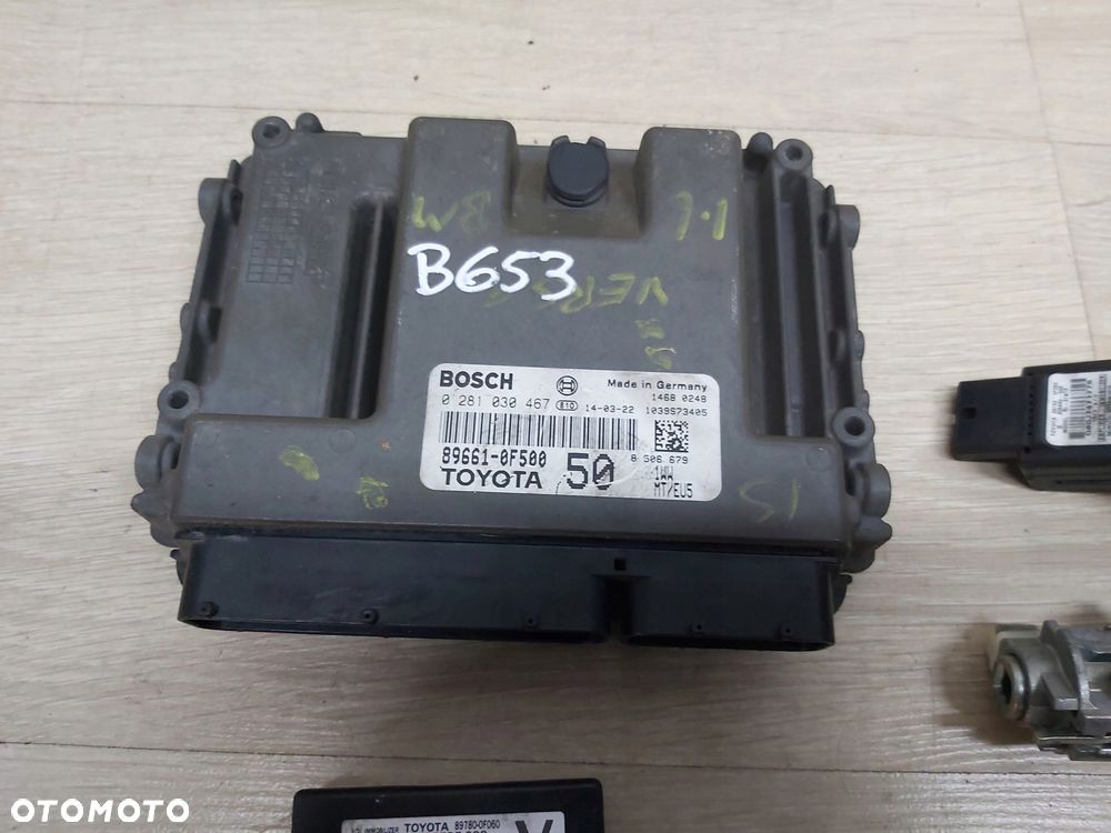 Toyota VERSO 13-18 r 1,6 d4d zestaw odpalenia komputer kluczyk 89661-0F500 - 2
