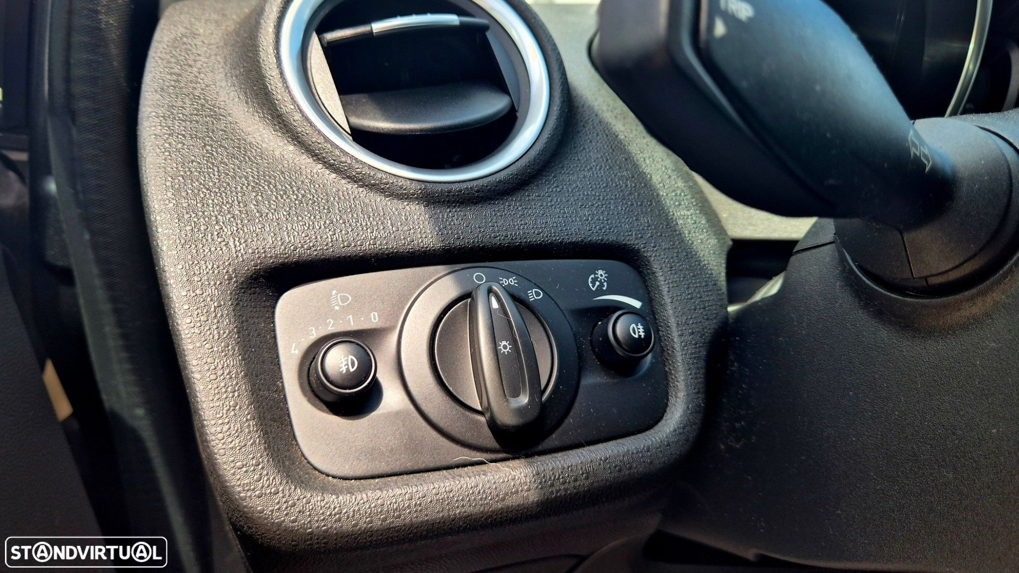 Ford Fiesta 1.0 T EcoBoost Titanium - 21