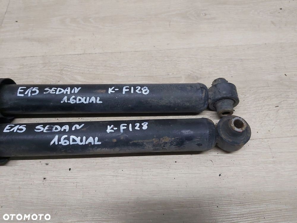 Toyota Corolla E15 amortyzator tył komplet - 2