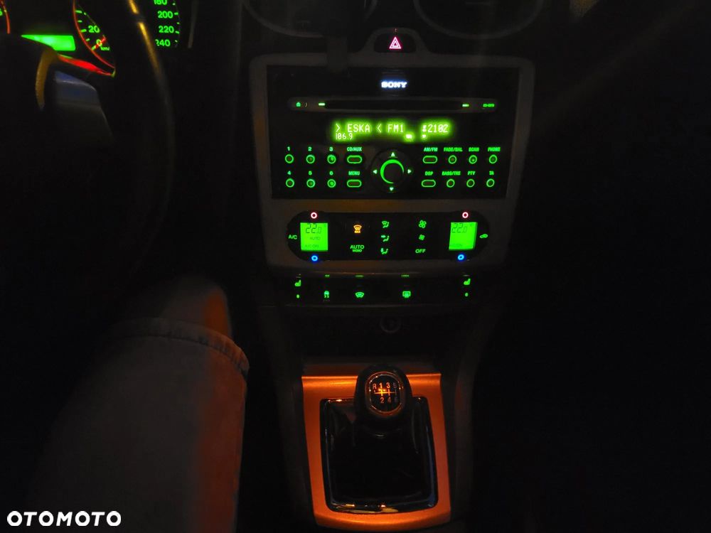 Ford Focus 2.0 TDCi DPF Titanium - 19