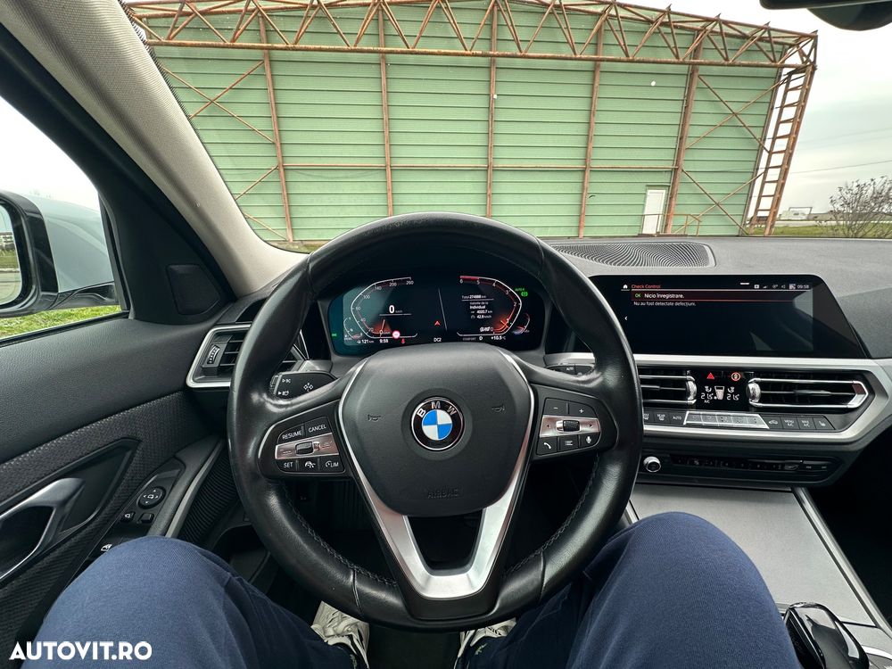 BMW Seria 3 320d xDrive AT MHEV - 13