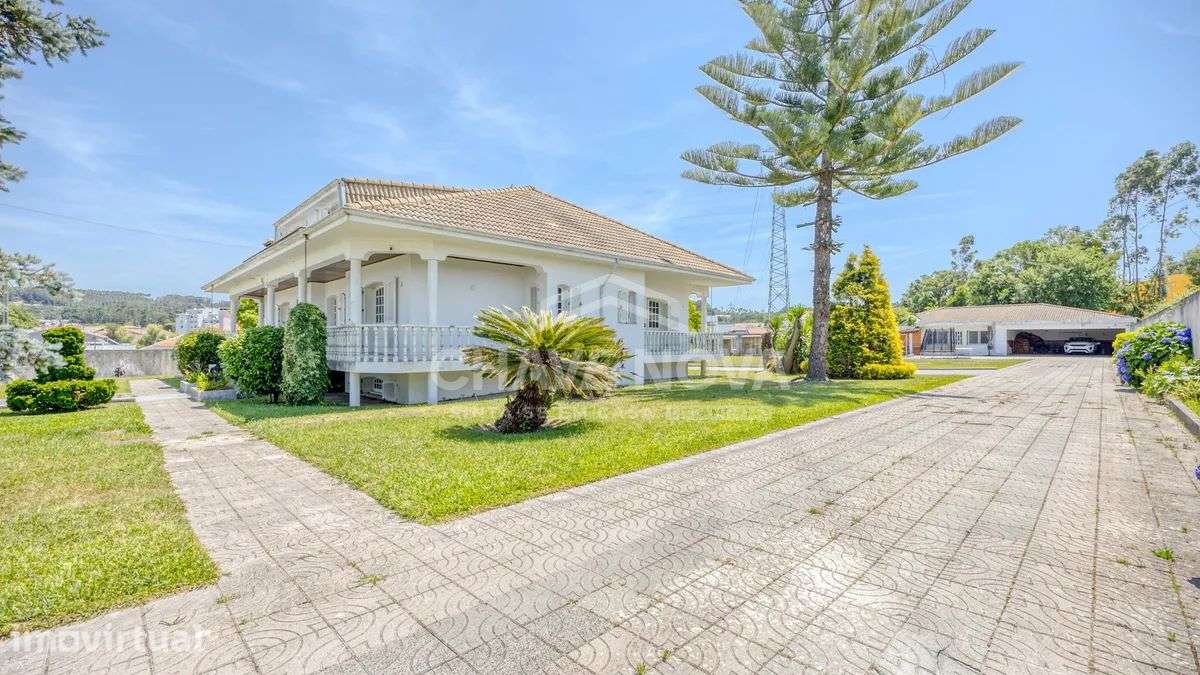 Moradia Isolada V5 c/ Jardim e Garagem em Canelas - Grande imagem: 2/43