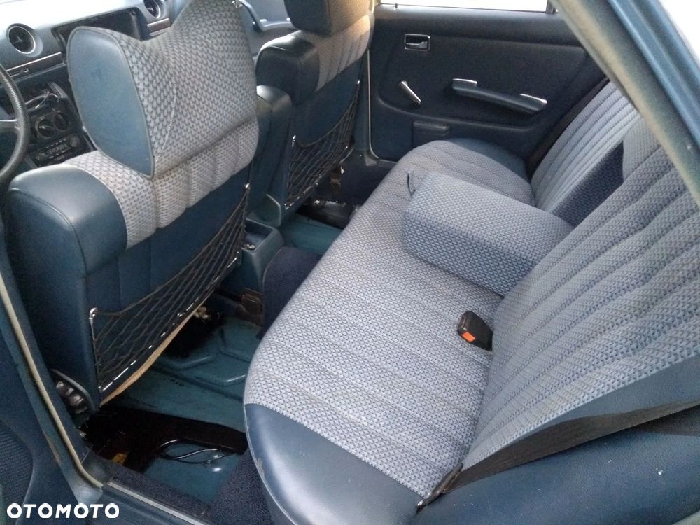 Mercedes-Benz W123 - 11