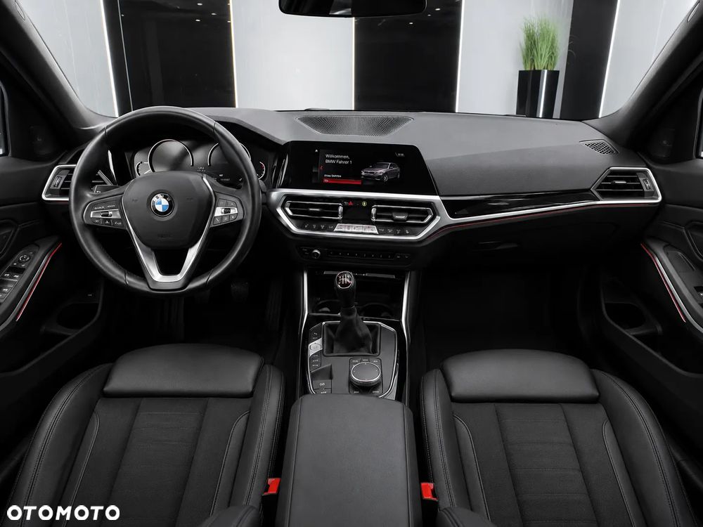 BMW Seria 3 318d Sport Line - 5