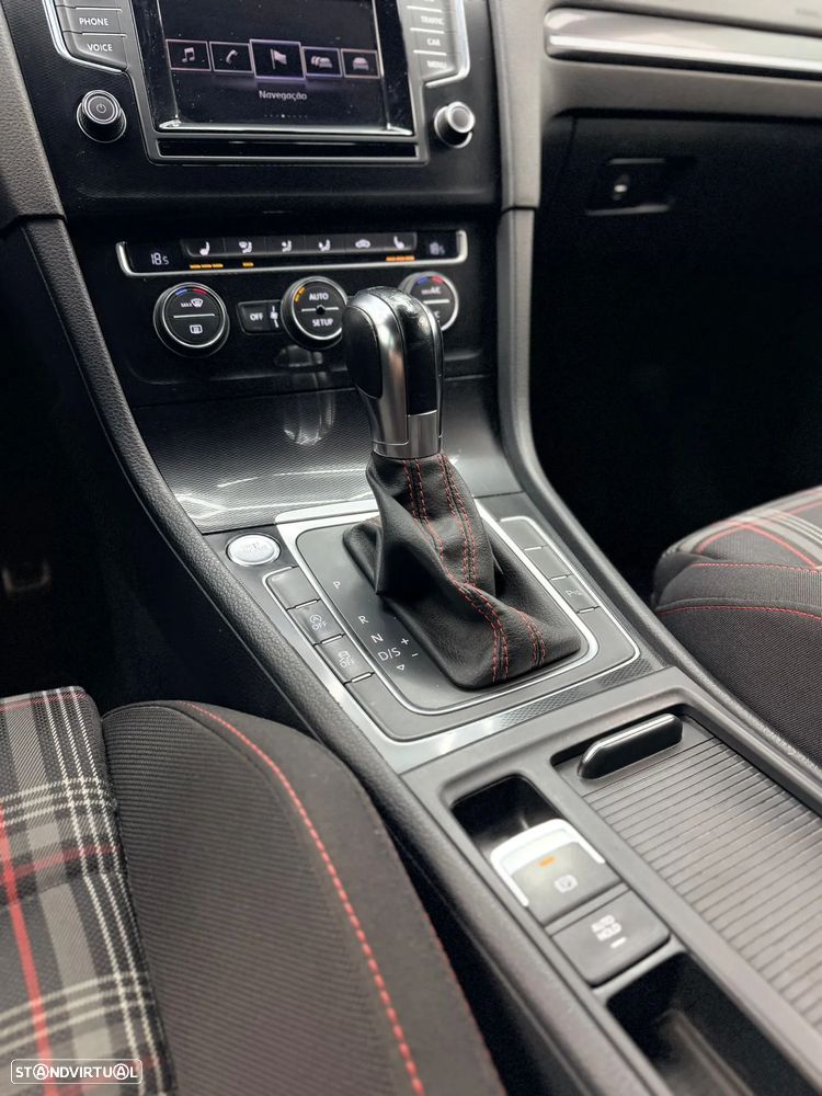 VW Golf 2.0 TSi GTi DSG - 15