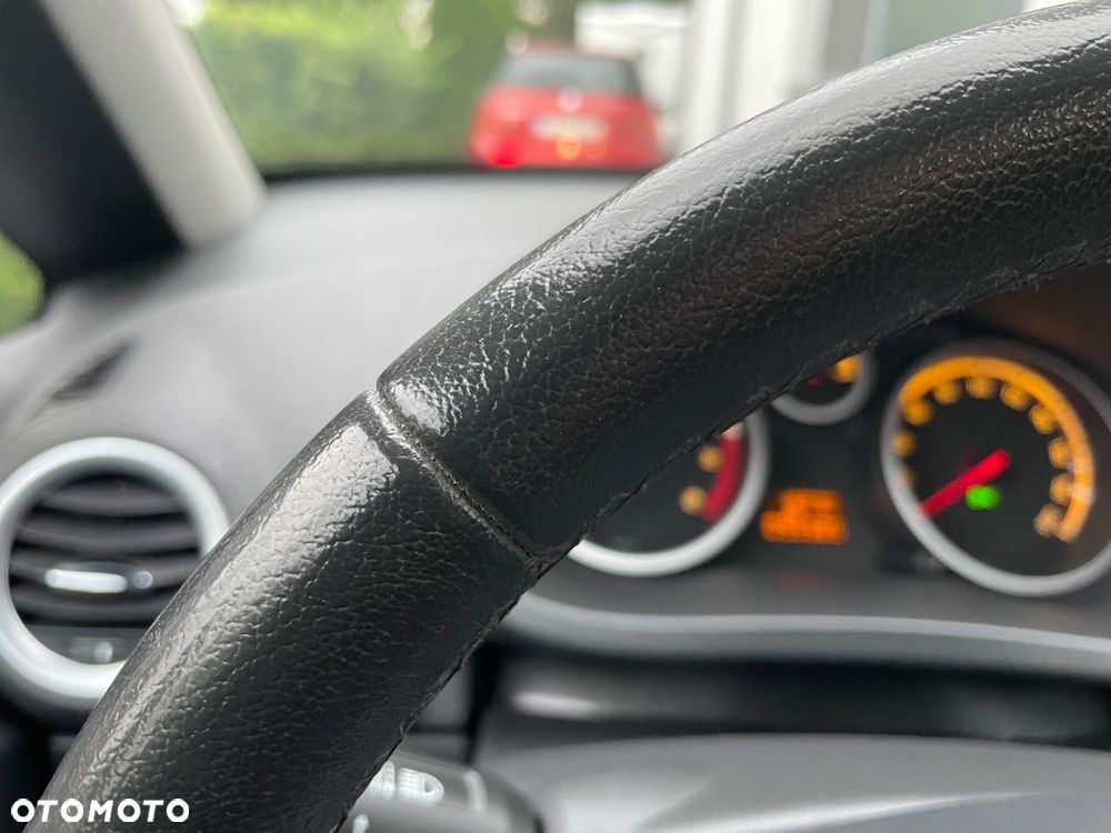 Opel Corsa 1.2 16V Cosmo - 15