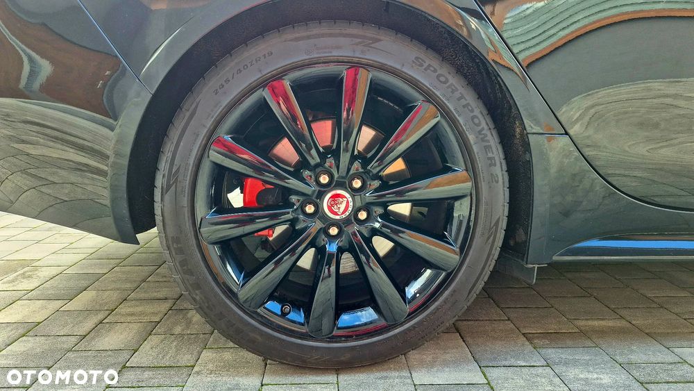 Jaguar XE 20d AWD R-Sport - 34