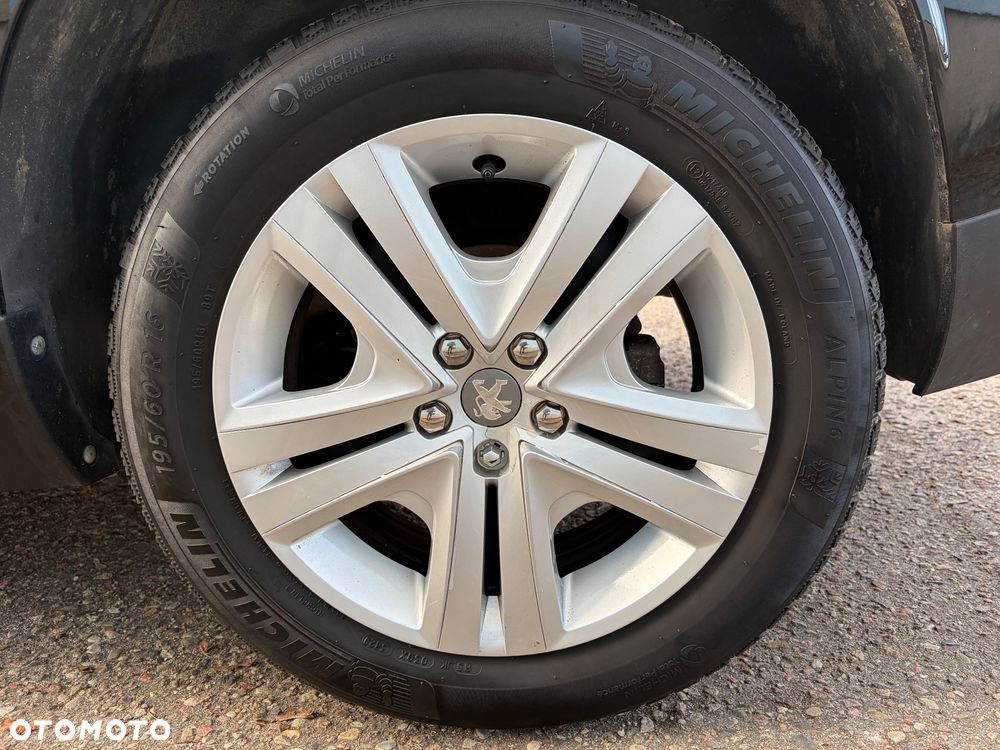 Peugeot 2008 PureTech 82 Style - 12