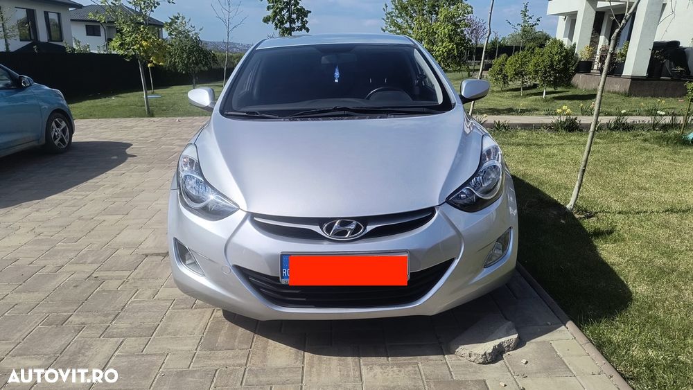 Hyundai Elantra - 6