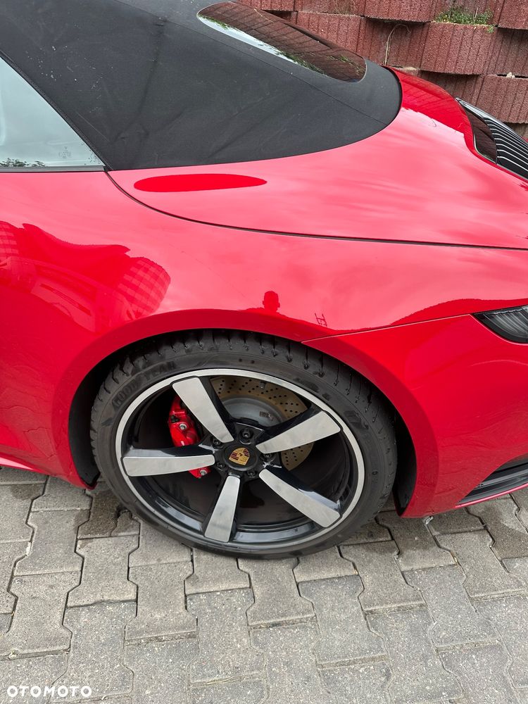 Porsche 911 Carrera 4S - 28