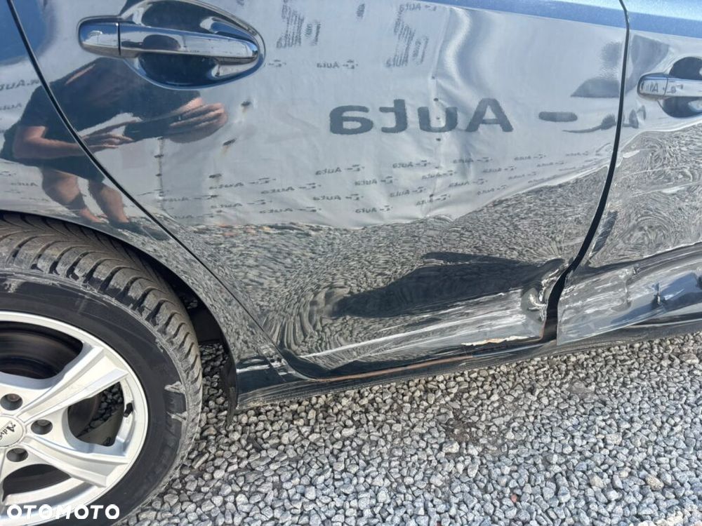 Toyota Auris 1.4 D-4D - 13