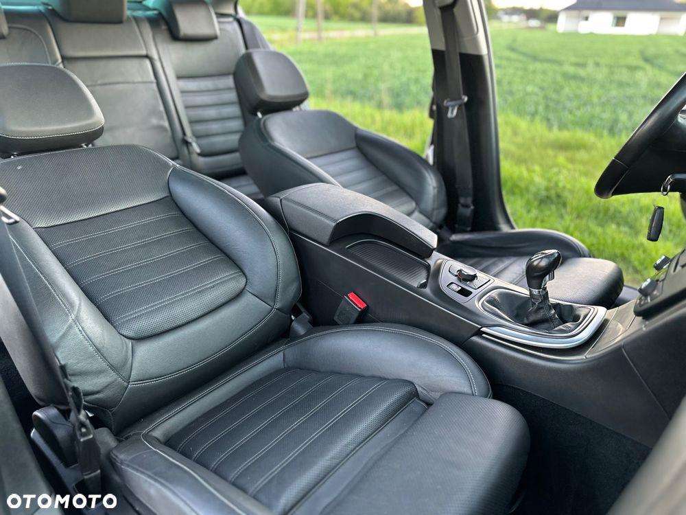 Opel Insignia - 32