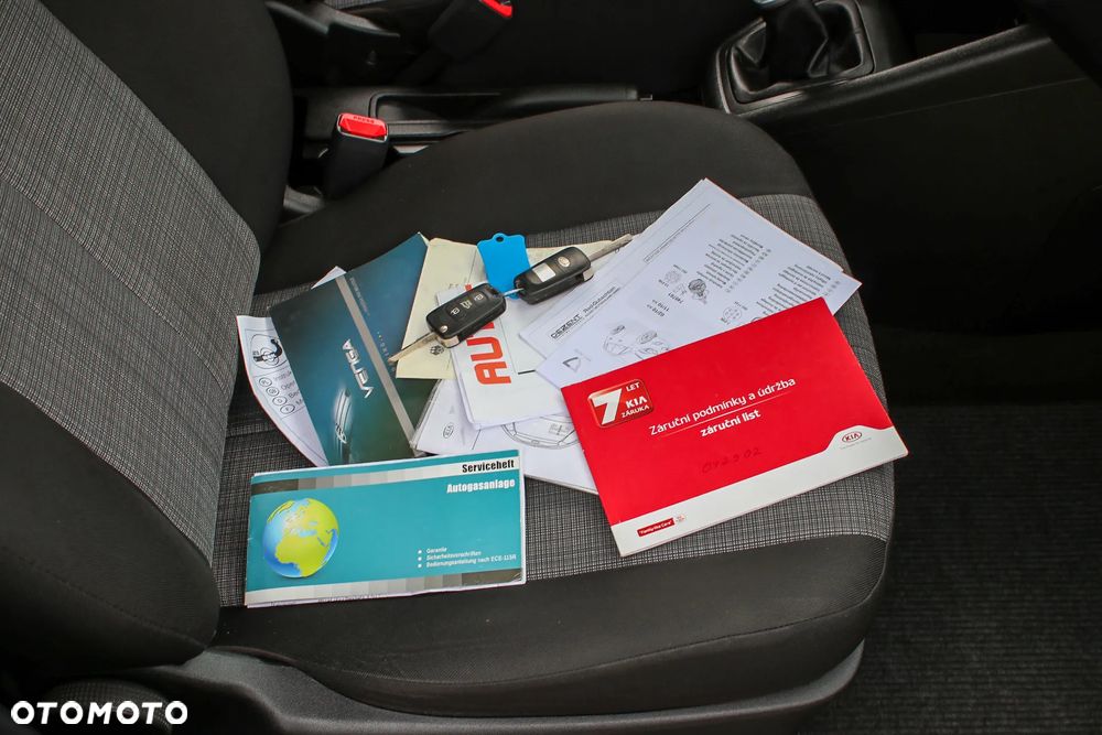 Kia Venga 1.4 CVVT Vision - 36