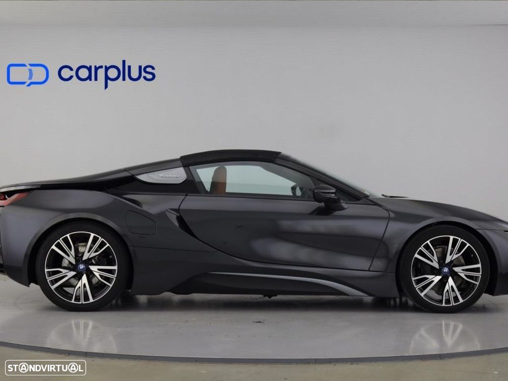 BMW i8 Roadster - 8