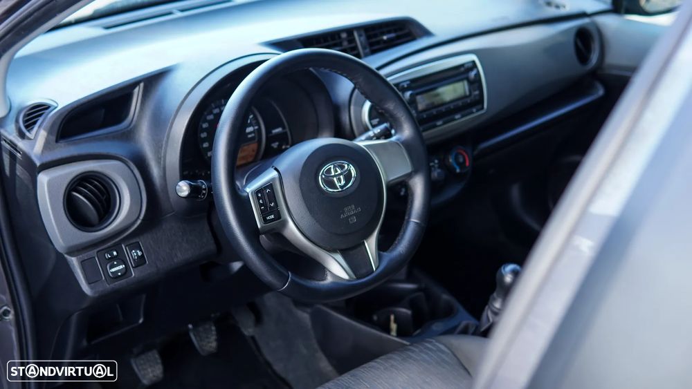 Toyota Yaris 1.0 VVT-i AC - 33