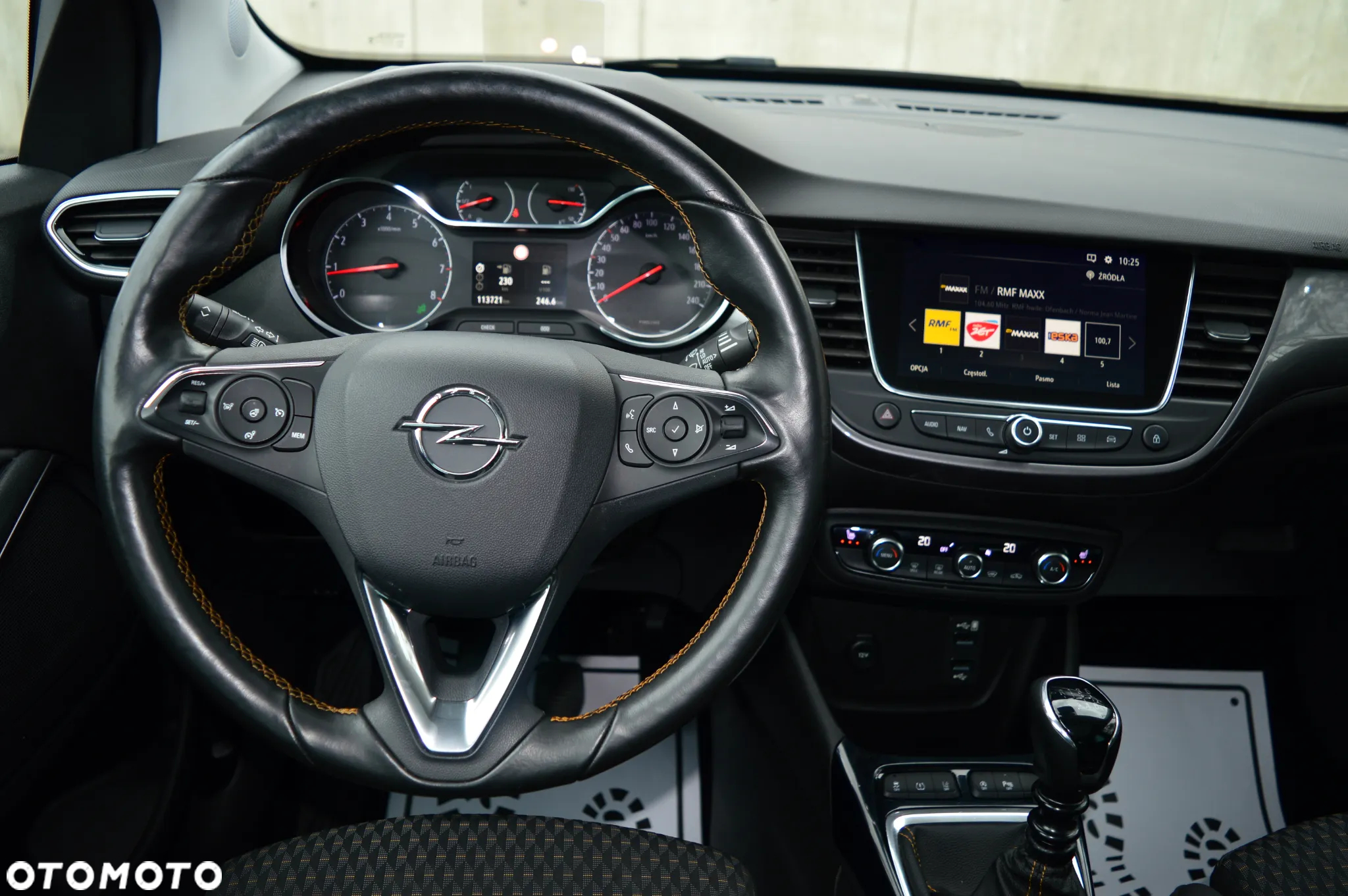 Opel Crossland X - 17