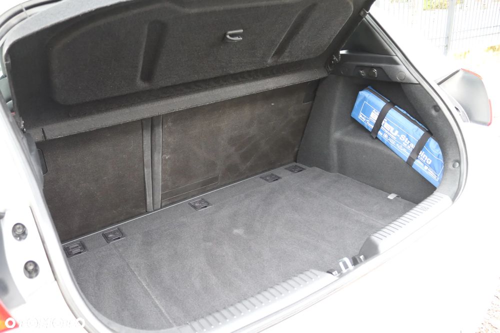 Hyundai i30 blue 1.4 Trend - 27