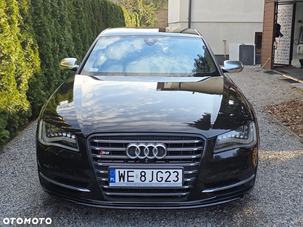 Audi S8 - 2