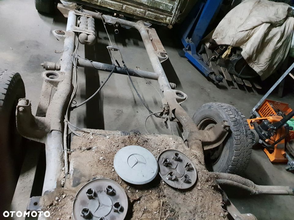 MERCEDES MB 100 DAWCA RAMA Z OSIĄ TYLNĄ DEKIEL - 2