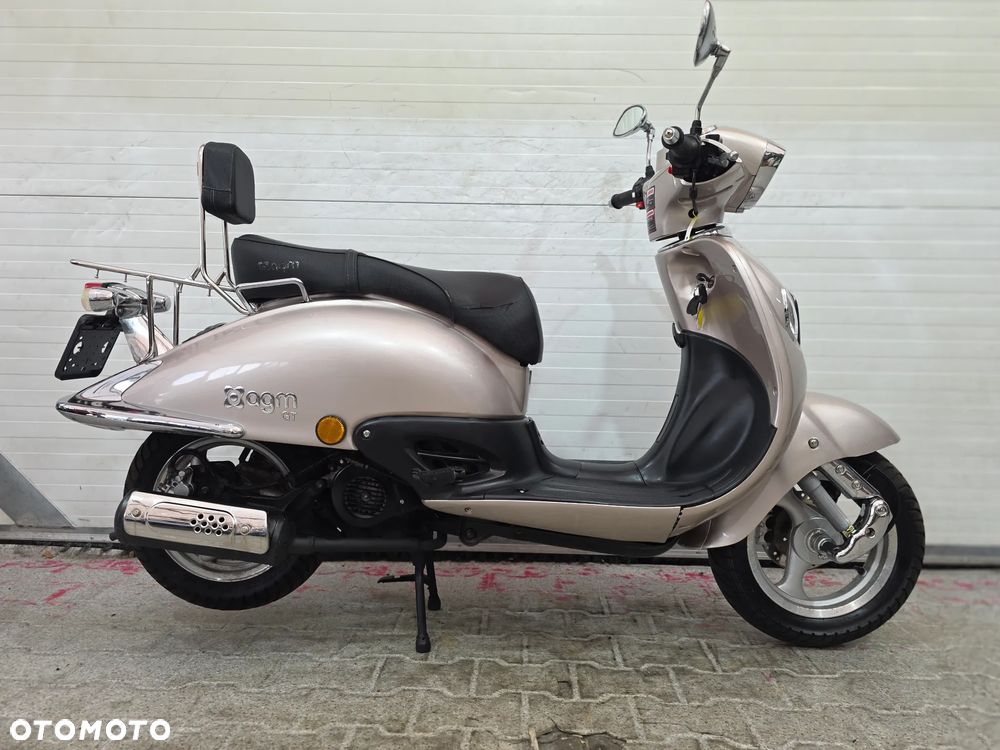 AGM Retro 50 - 3
