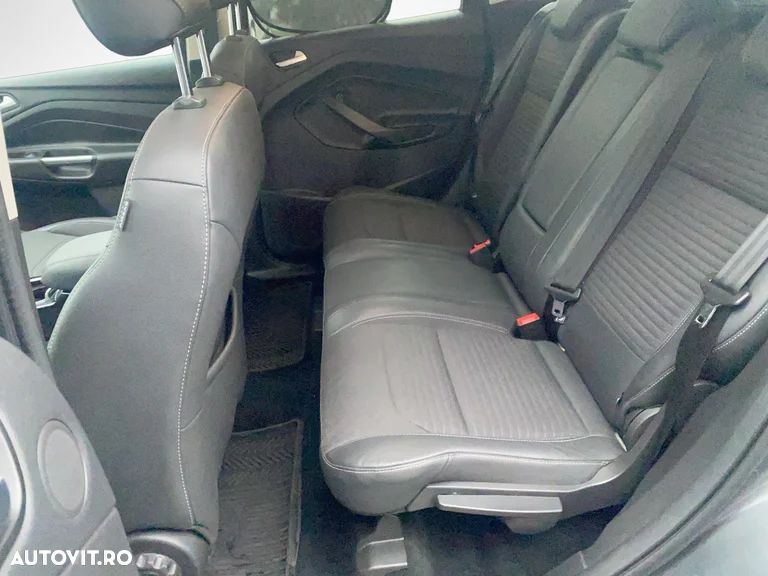 Ford Kuga 2.0 TDCi 4WD Powershift Titanium - 11