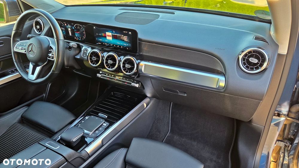 Mercedes-Benz GLB - 33