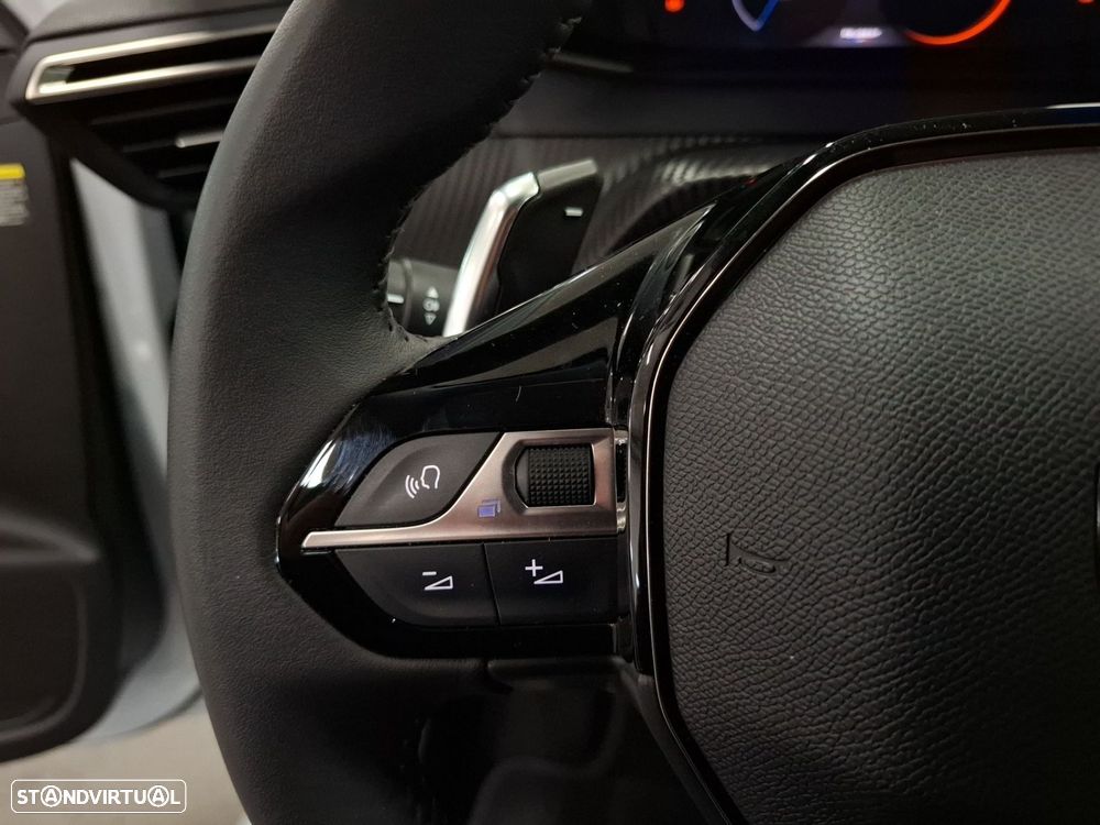 Peugeot 208 1.2 Hybrid Allure e-DCS6 - 15
