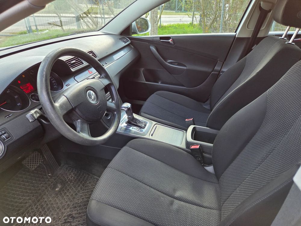 Volkswagen Passat 2.0 TDI Highline DSG - 8