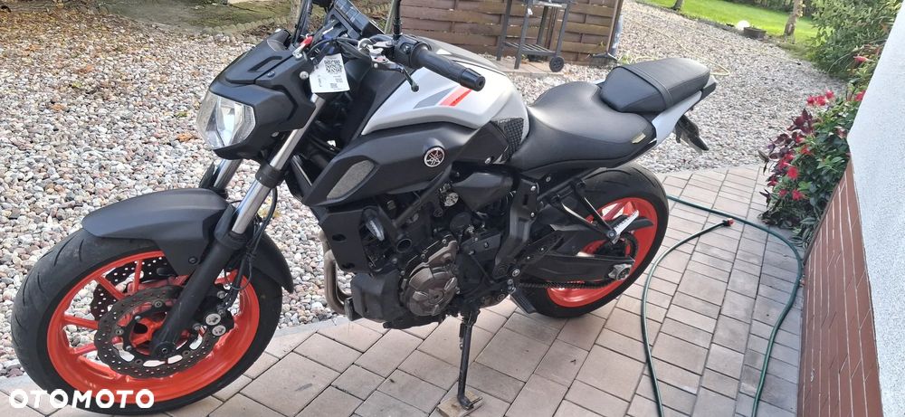 Yamaha MT - 28