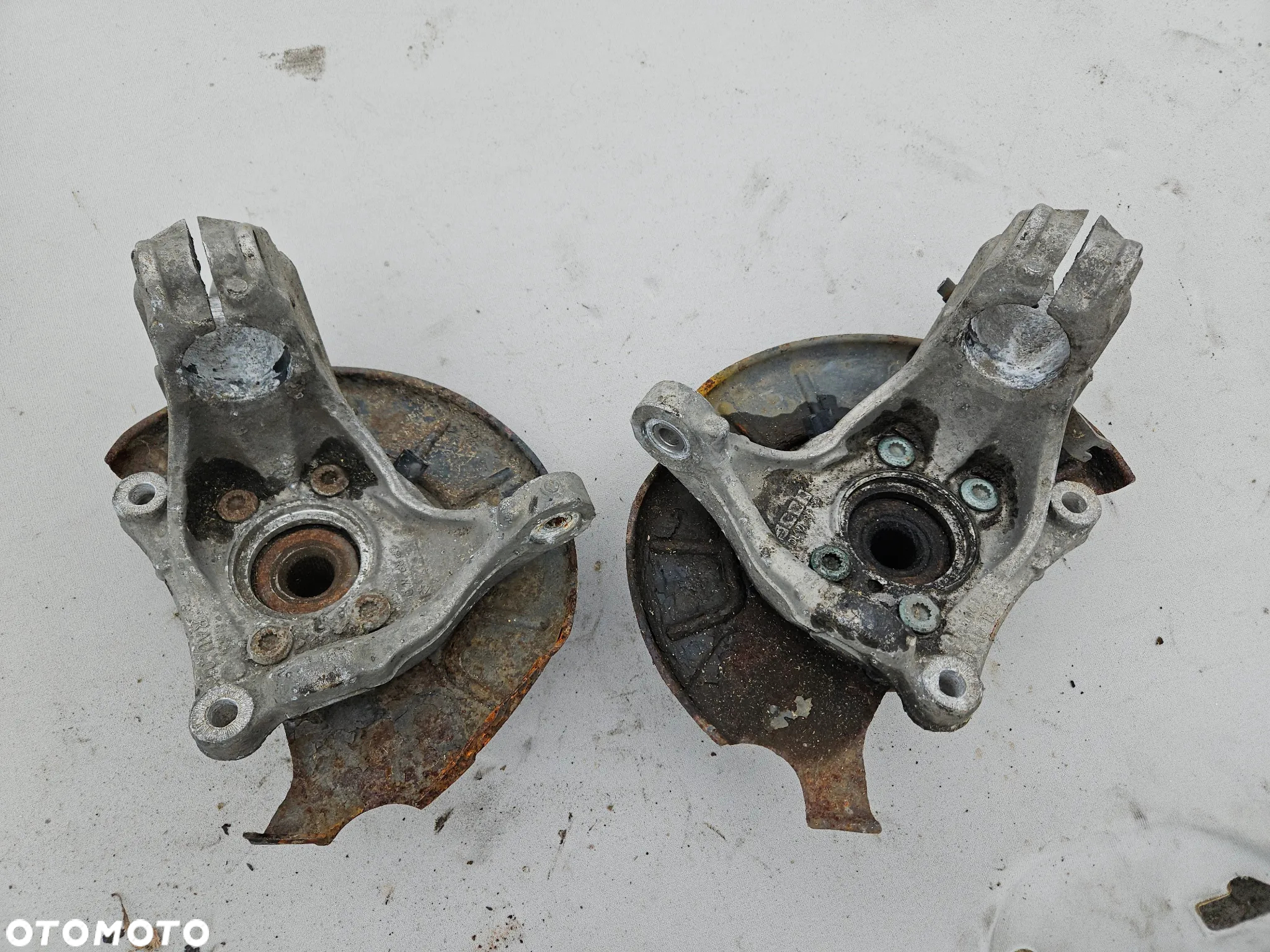 Zwrotnica piasta lewa prawa przednia VW Passat B6 B7 CC 1,9 TDI 3C0407257F 3C0407258F - 2