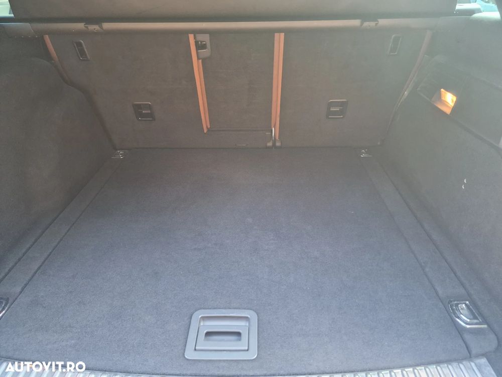 Volkswagen Touareg - 23