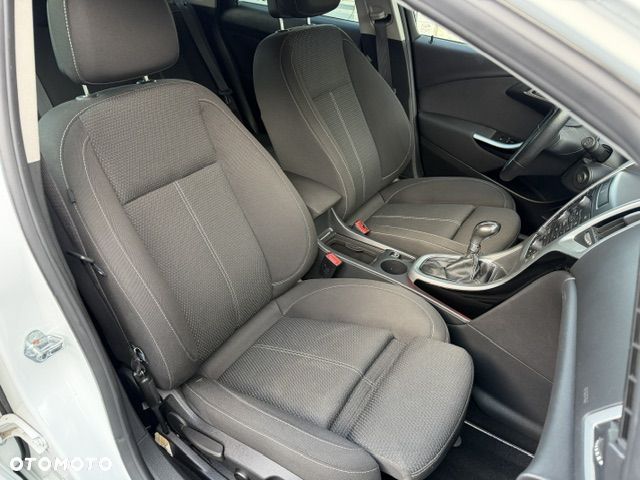 Opel Astra 1.6 T Cosmo - 16