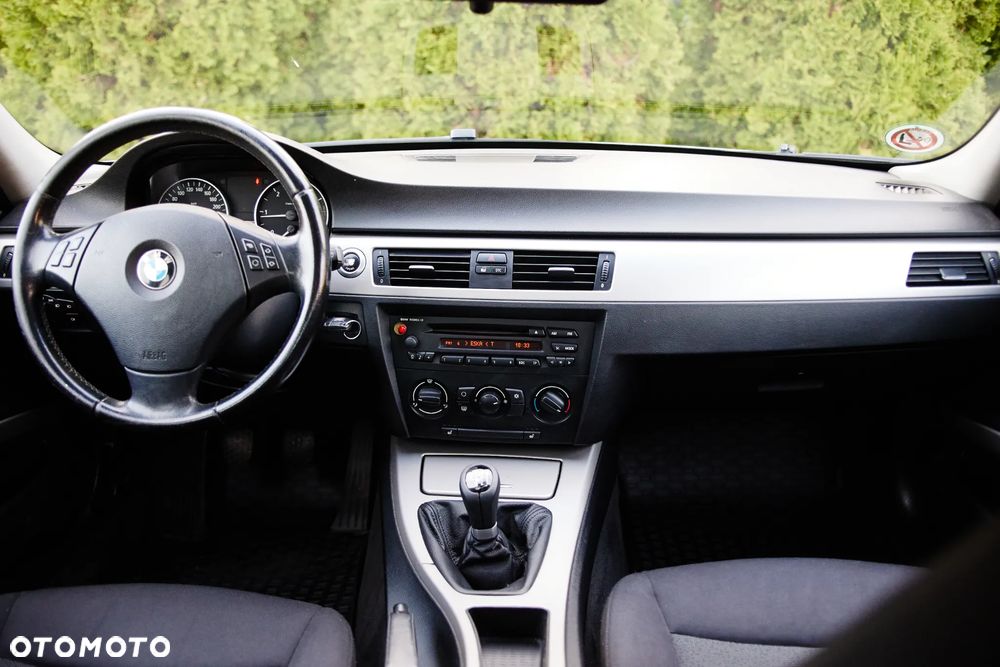 BMW Seria 3 318d DPF - 20