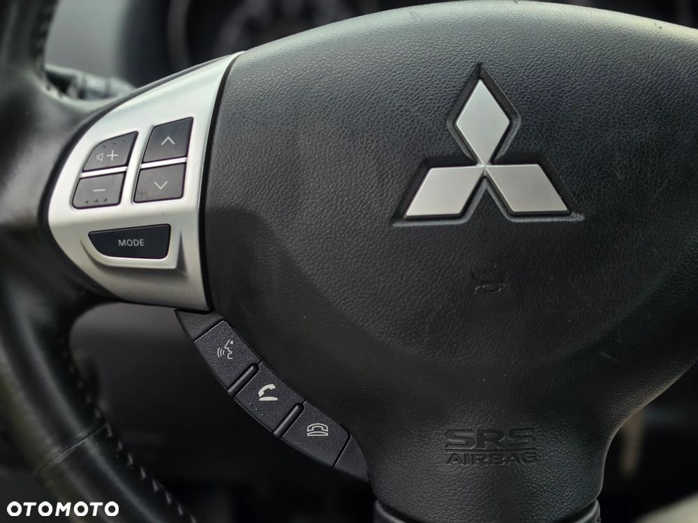 Mitsubishi Outlander - 30