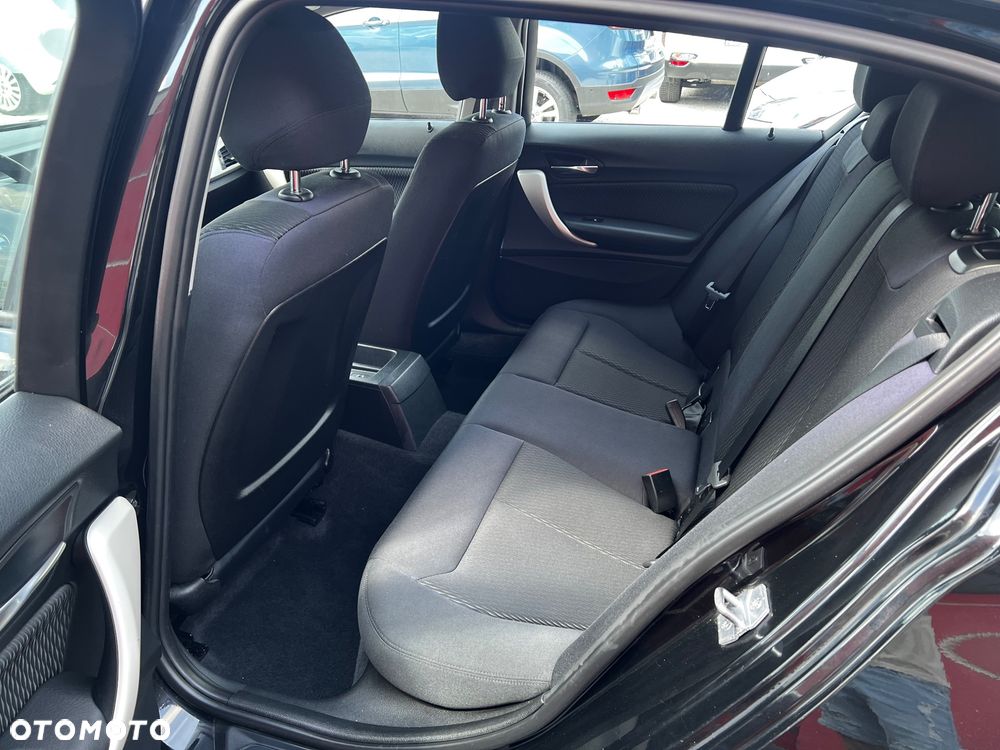 BMW Seria 1 116i - 19