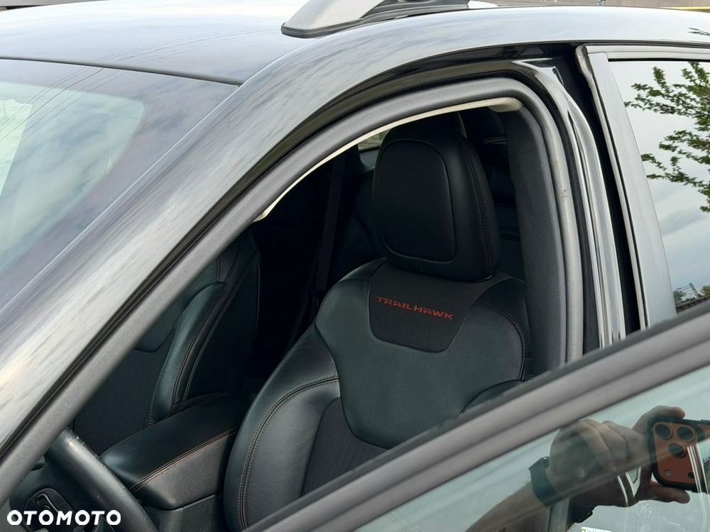 Jeep Cherokee - 12