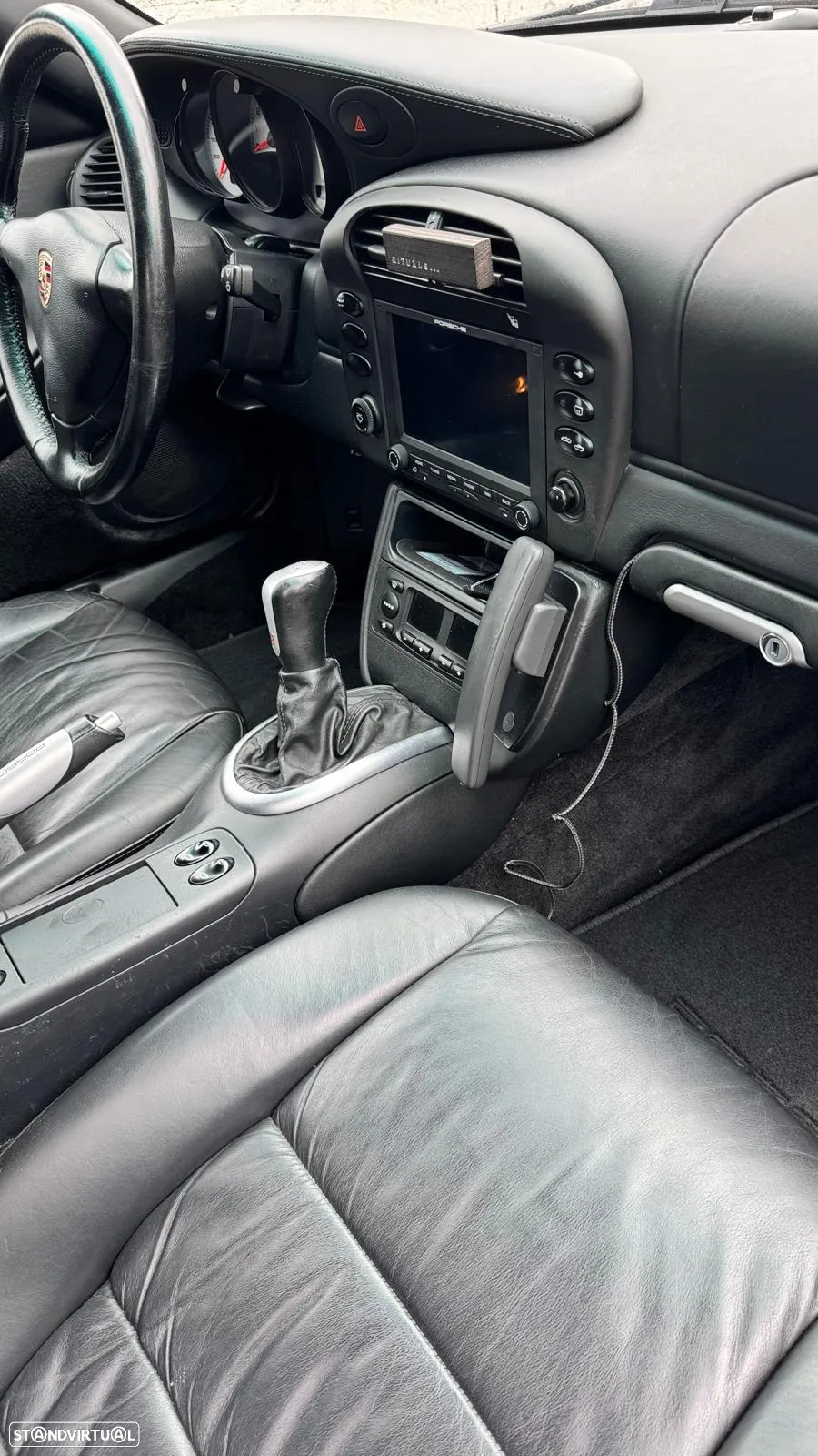 Porsche 911 (996) Carrera 4 - 7
