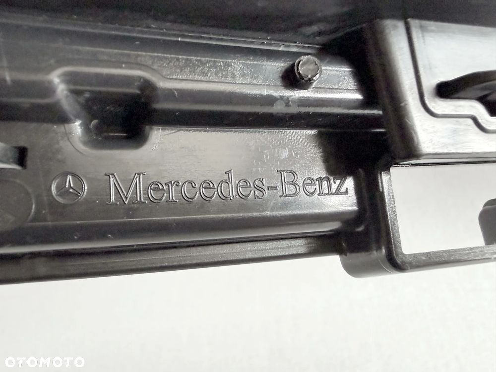 GRILL ATRAPA Mercedes W254 X254 GLC A254 - AMG Line, pod KAM - 18