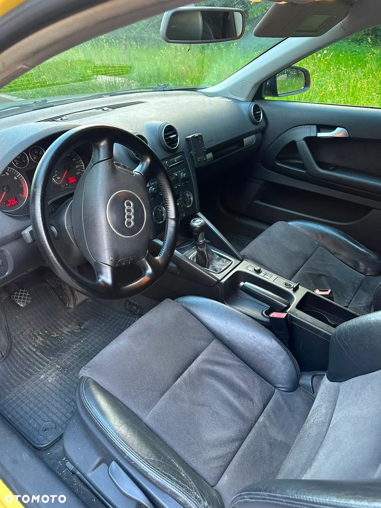 Audi A3 3-drzwiowe 2.0 FSI Ambition - 9