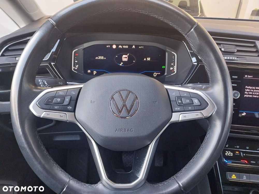Volkswagen Touran - 24