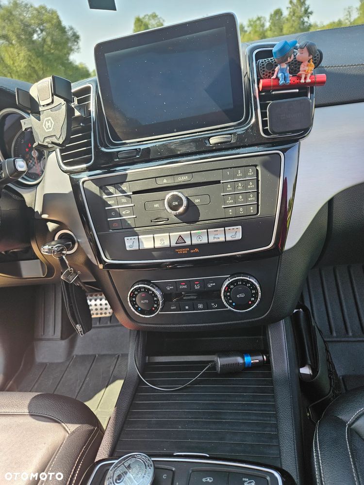Mercedes-Benz GLE - 13