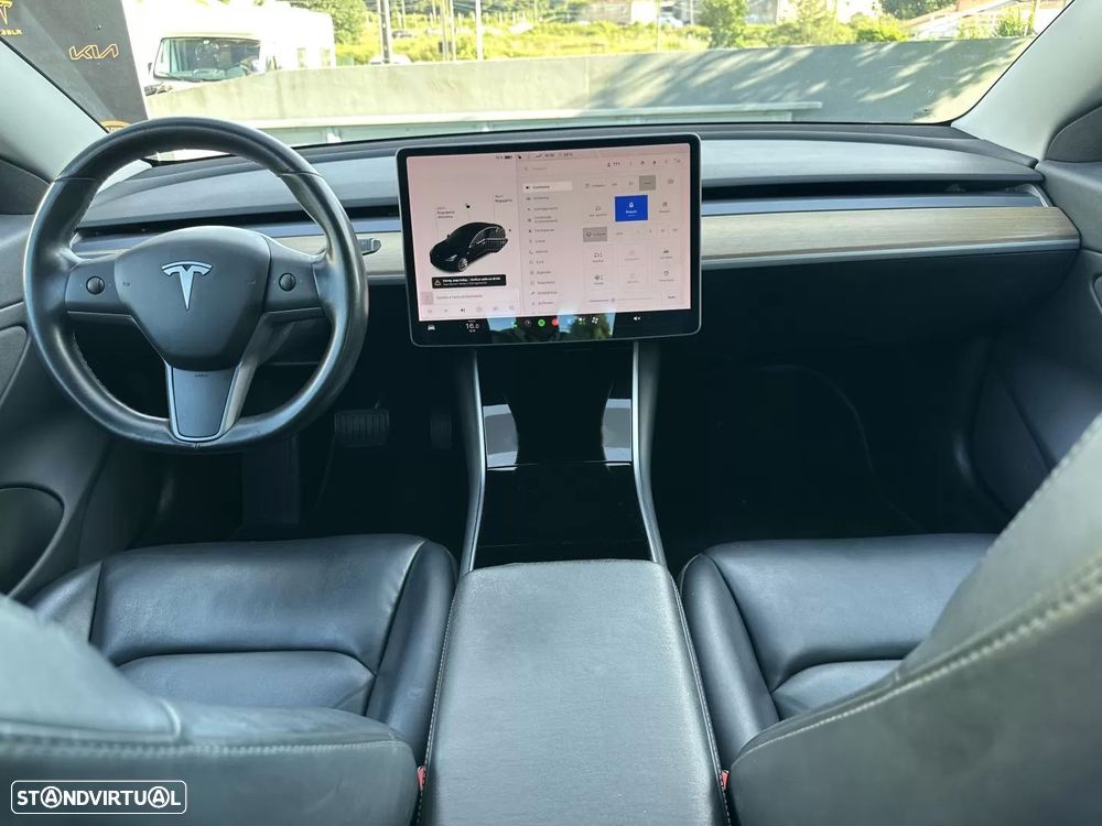 Tesla Model 3 - 28
