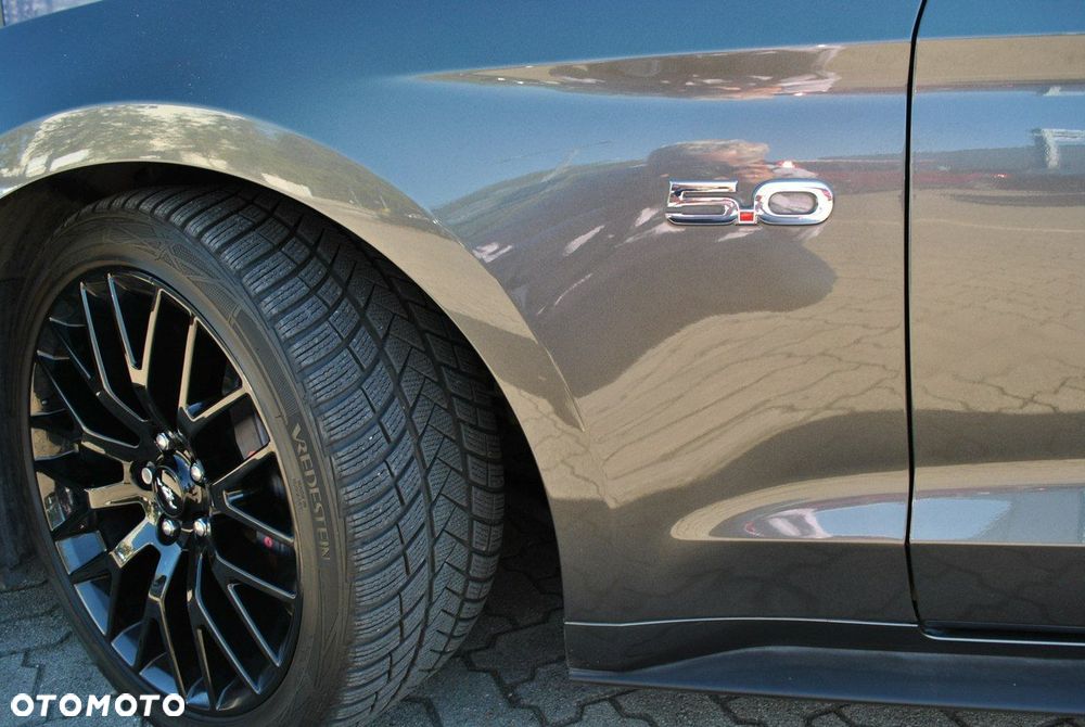 Ford Mustang - 32